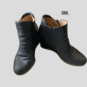 Soul Naturalizer Haley Black Wedge Ankle Bootie Women Shoe Boot Size 7.5